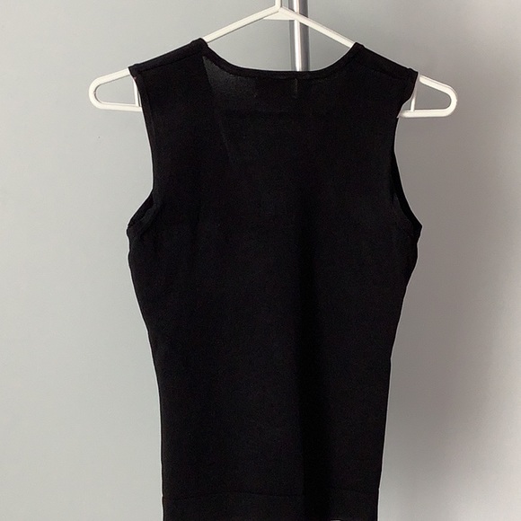 LAURA PETITES~Knot Front Tank - Picture 4 of 9